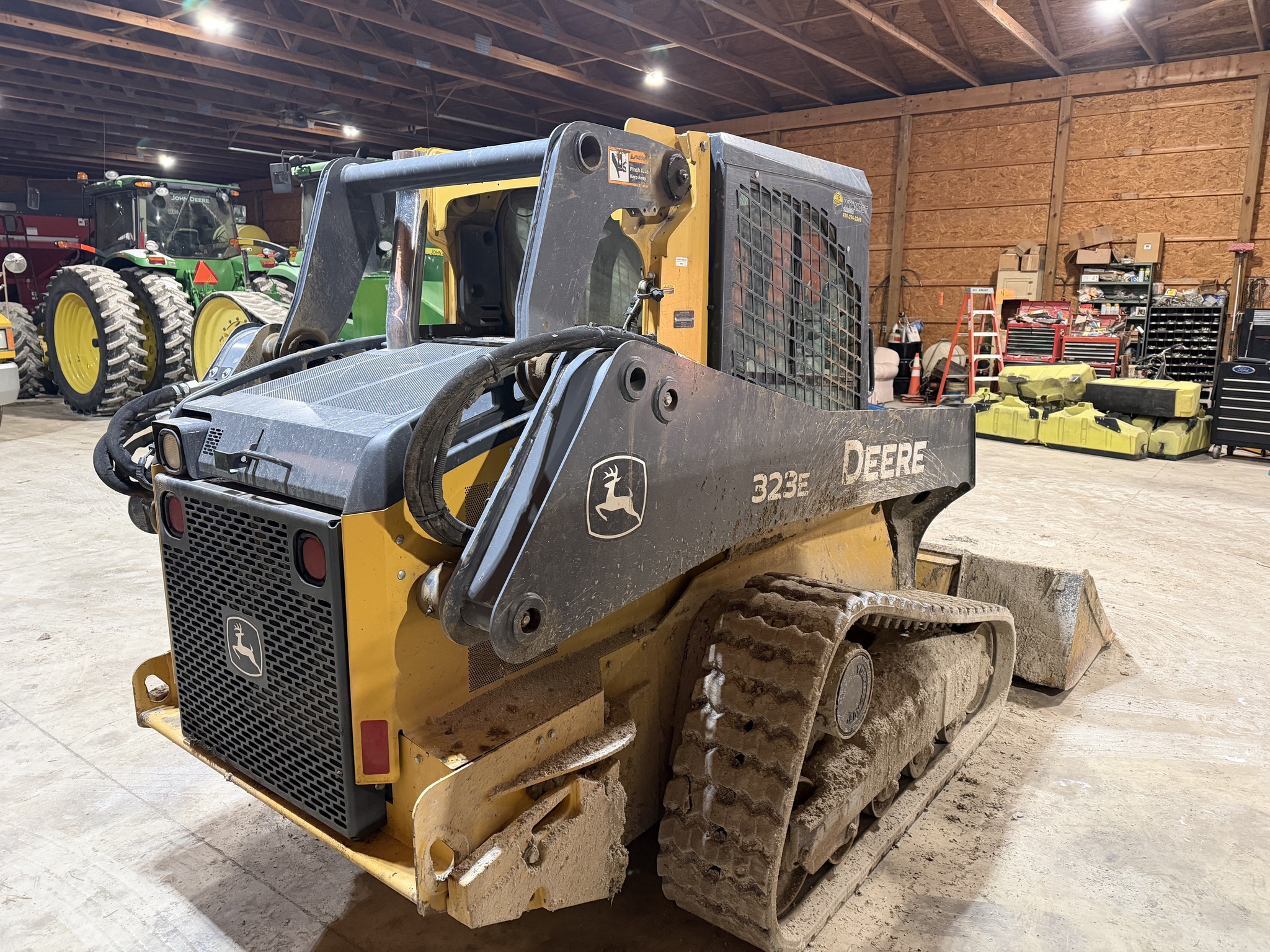 2017 John Deere 323E Image 8