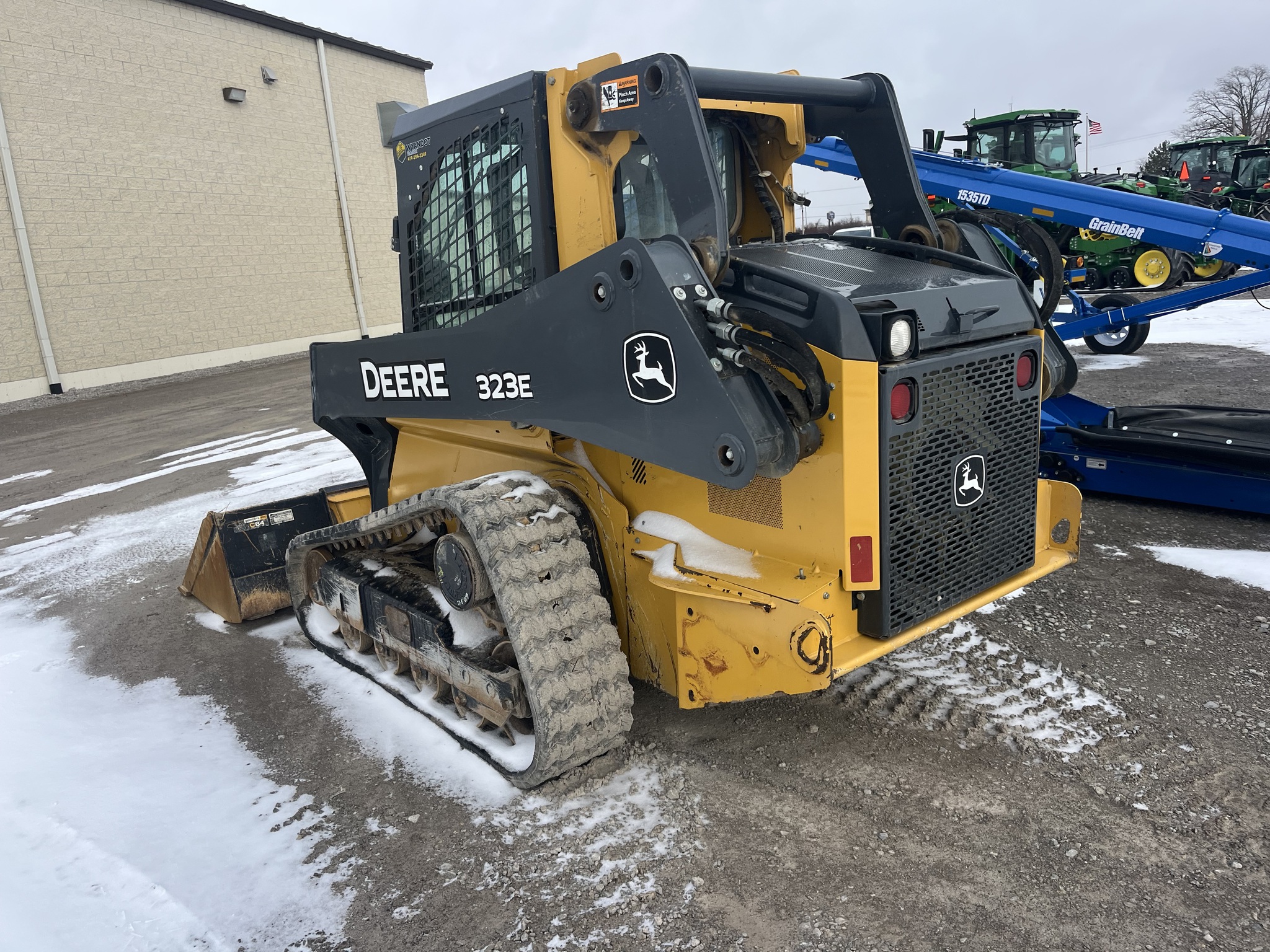 2017 John Deere 323E Image 21