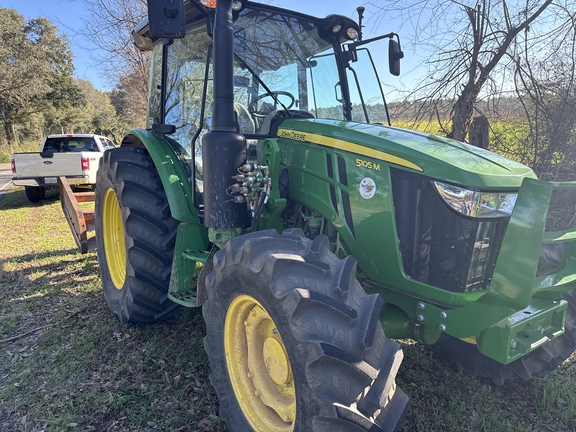 2024 John Deere 5105M Photo 3