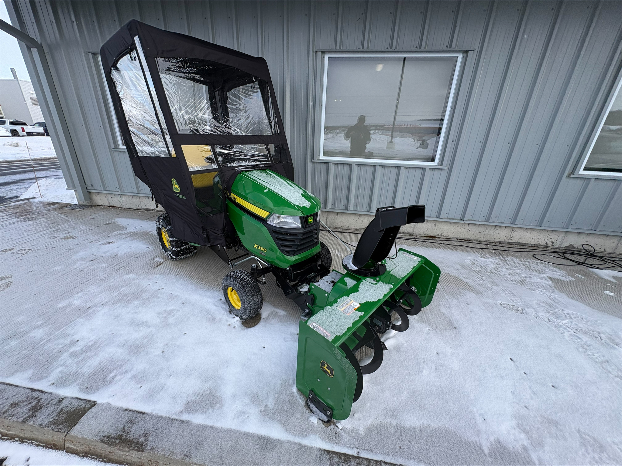 2025 John Deere X330 Image 1