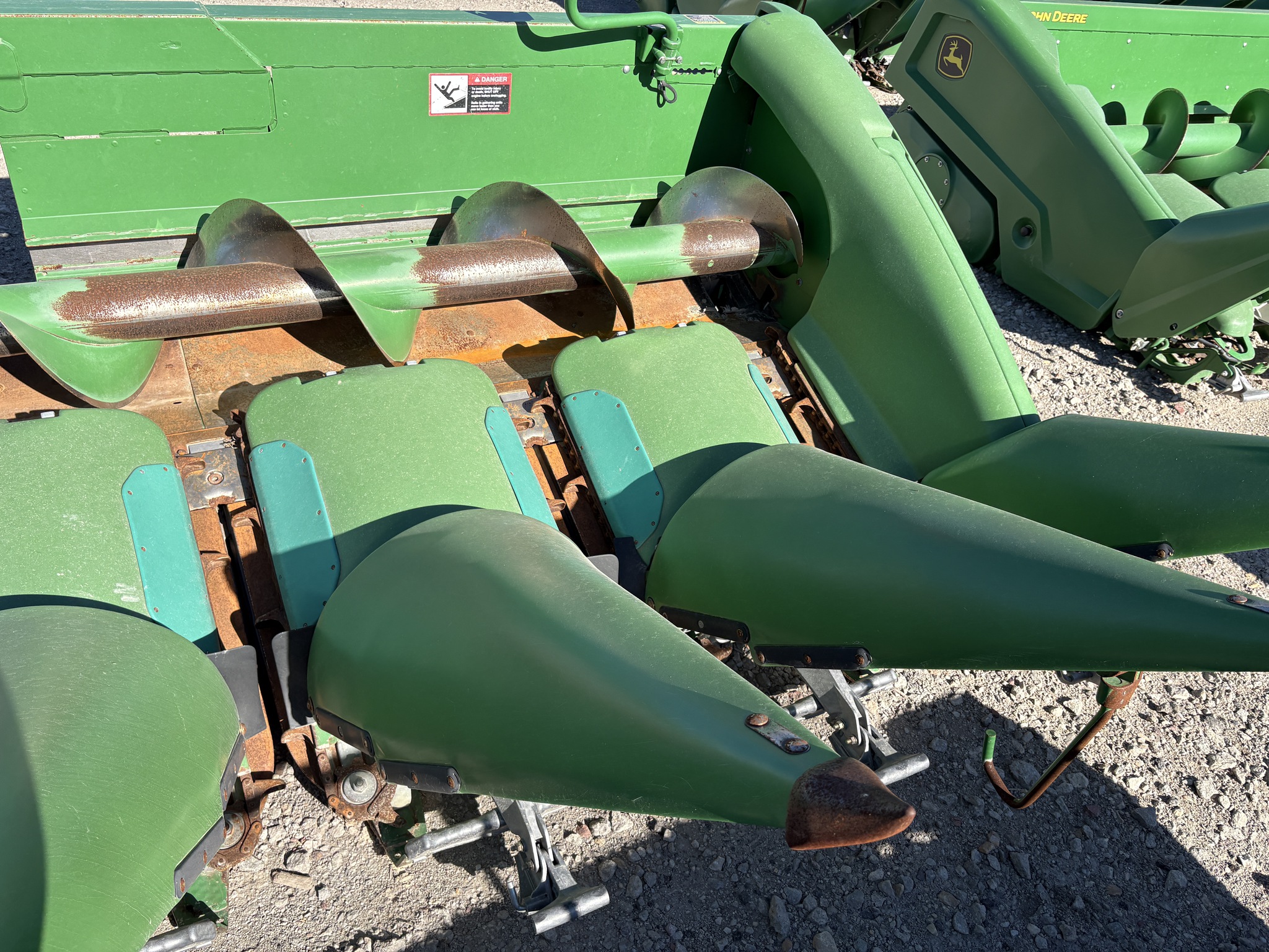 2009 John Deere 608C Image 3