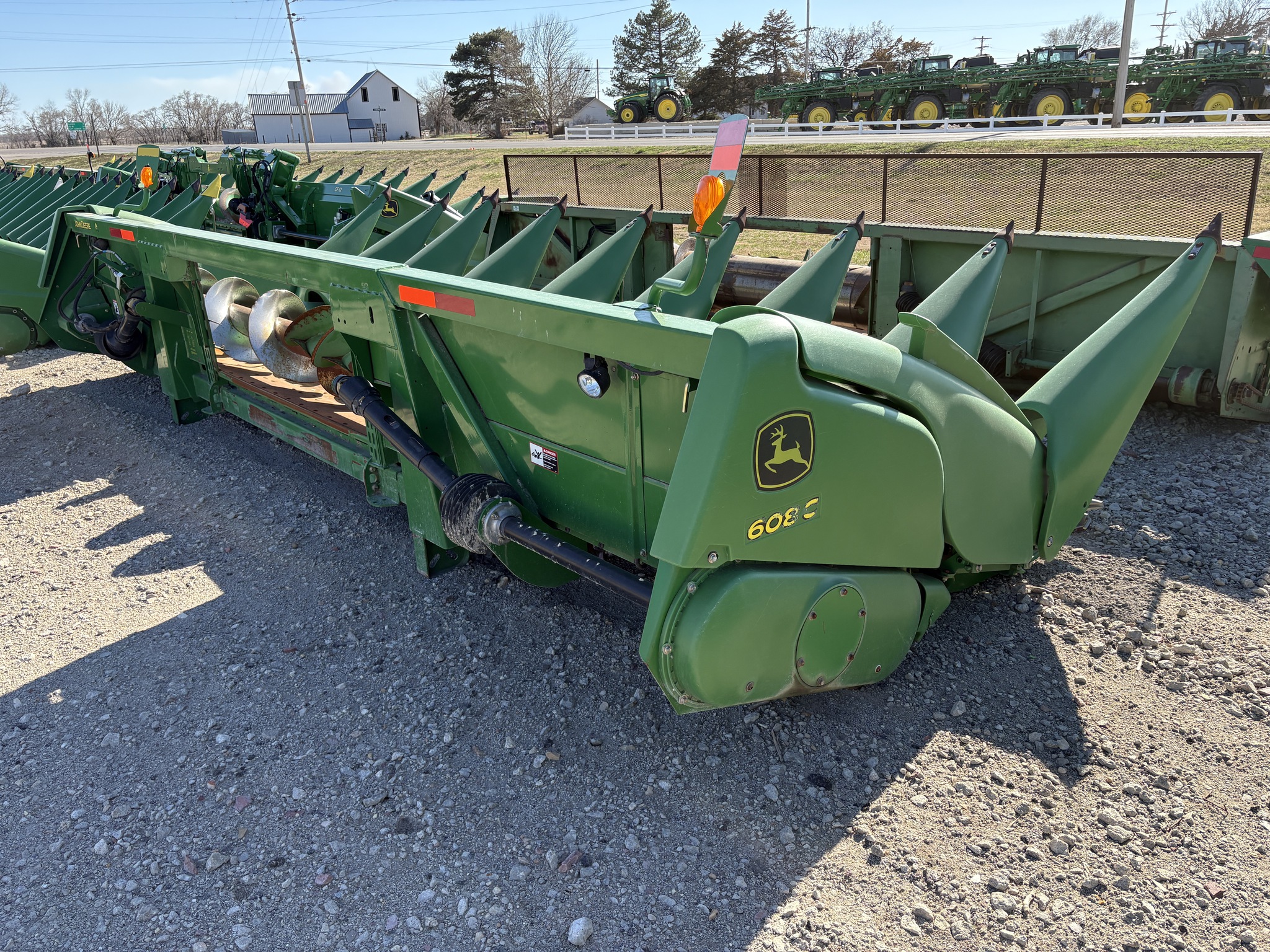 2009 John Deere 608C Image 3