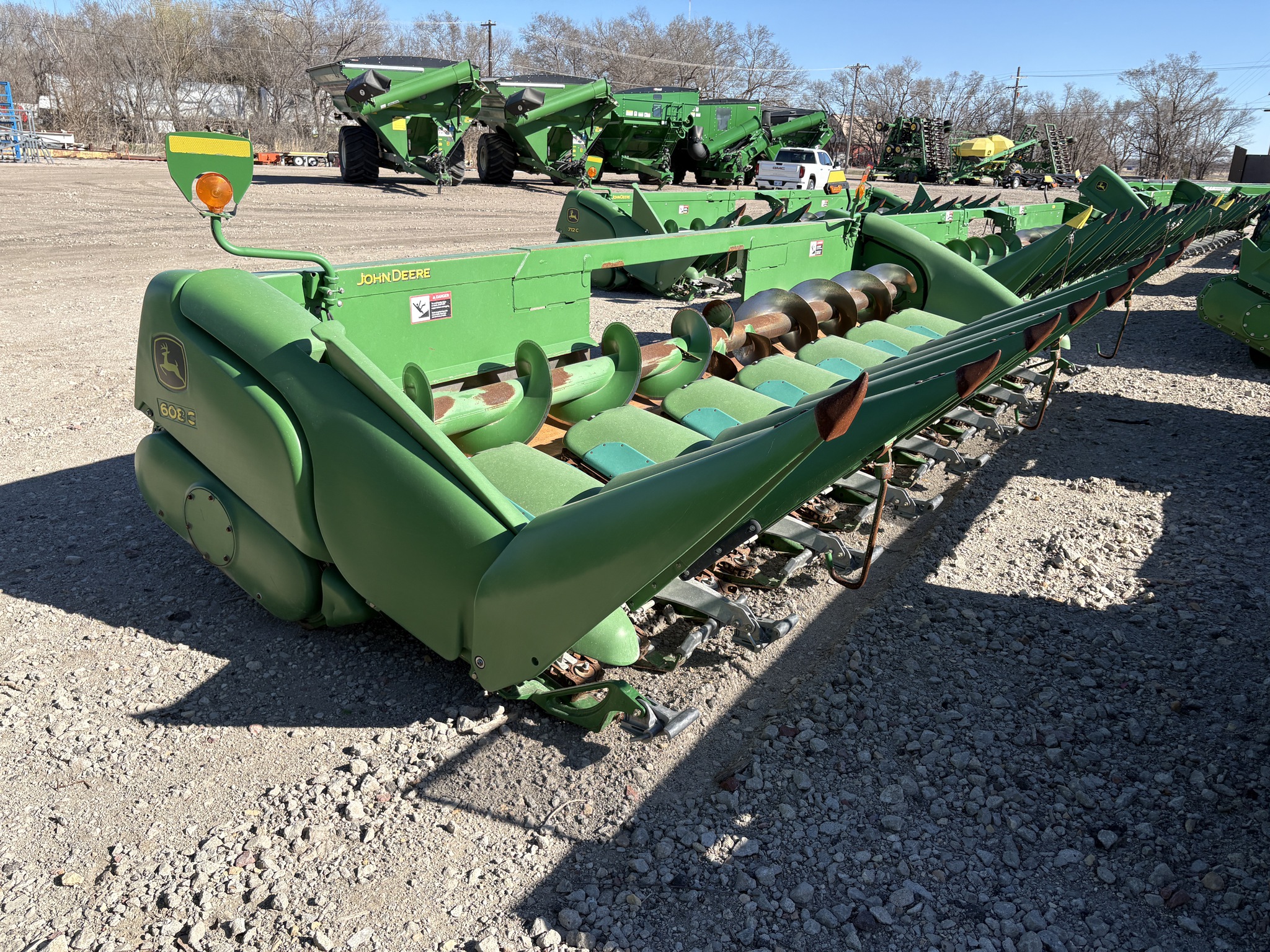 2009 John Deere 608C Image 4