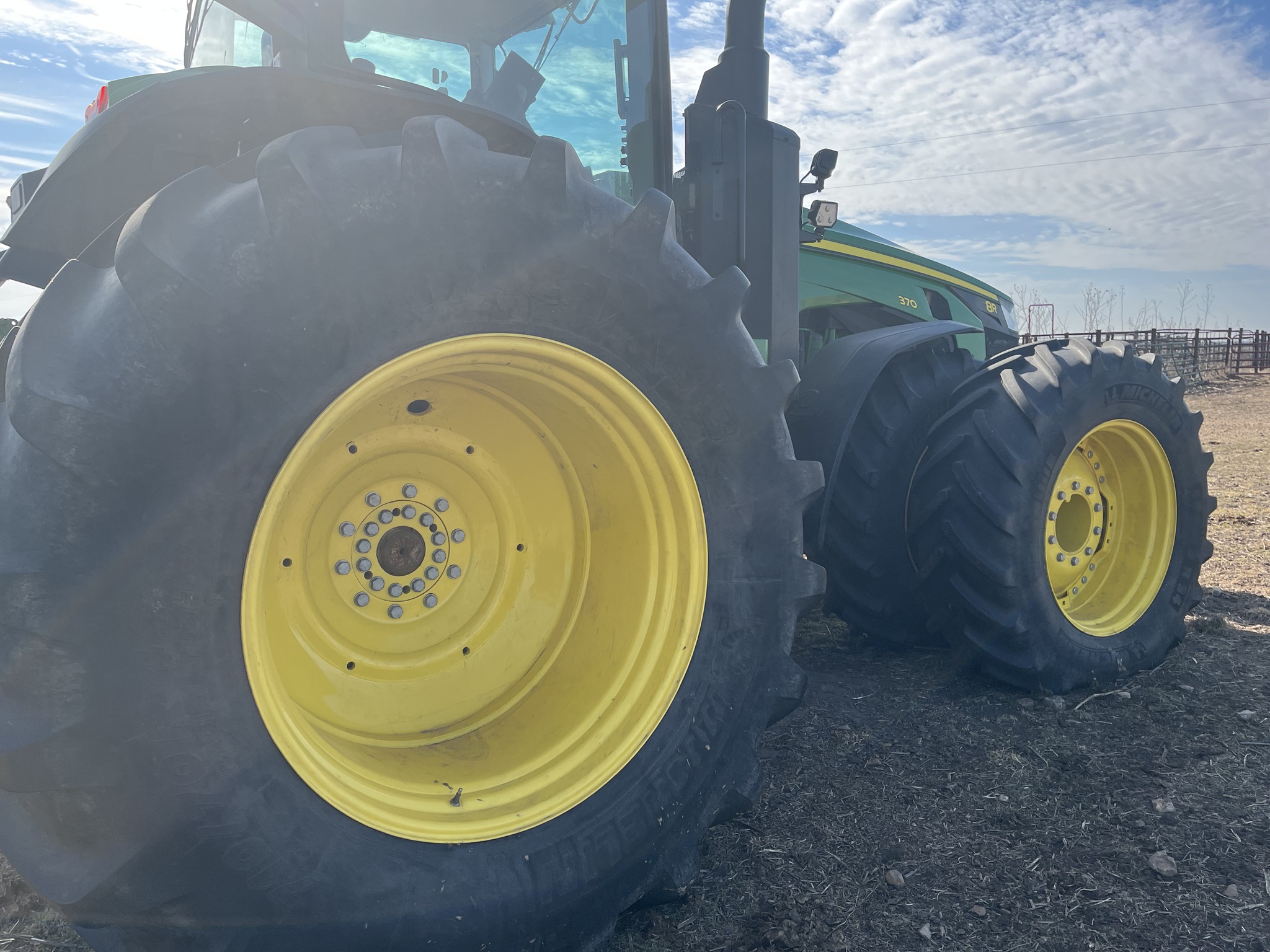 2024 John Deere 8R 370 at Heritage Tractor in Clinton, MO