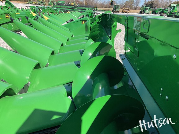 Photo of 2025 John Deere CR 8