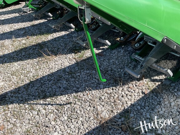 Photo of 2025 John Deere CR 8