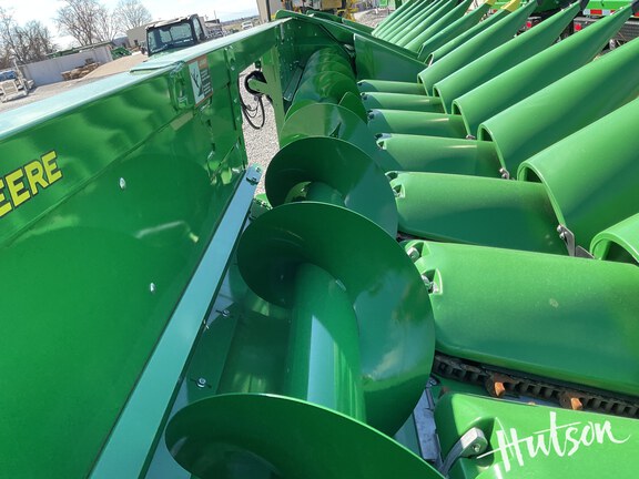 Photo of 2025 John Deere CR 8