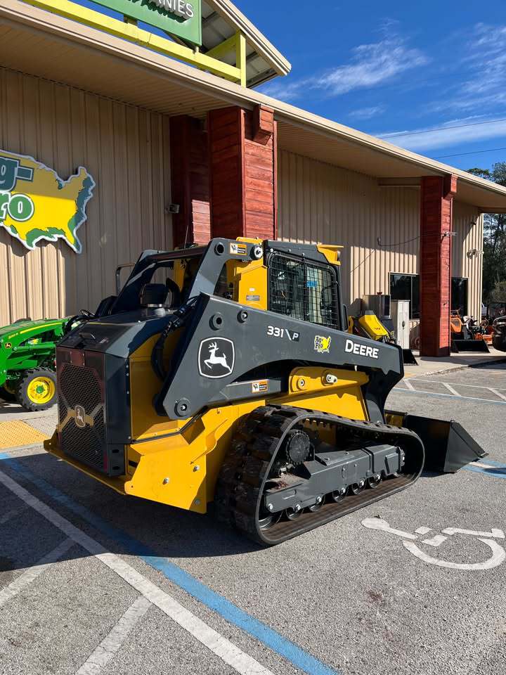 John Deere 331 P Image 2