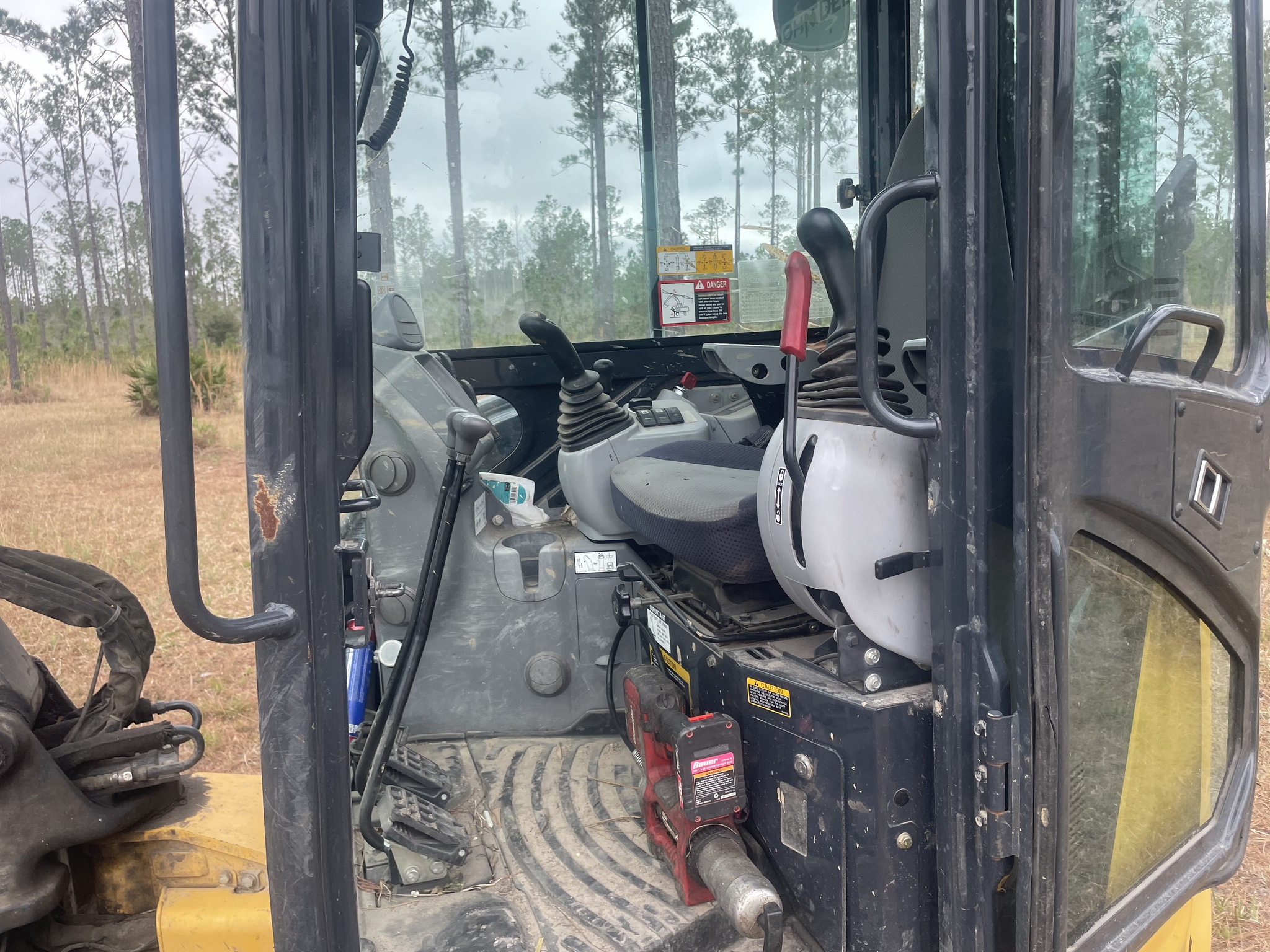 2020 John Deere 50G Image 2