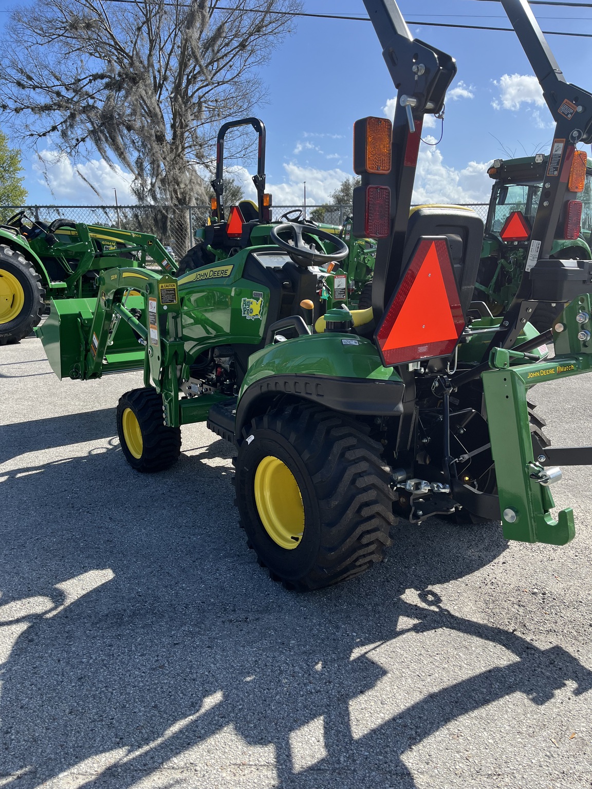 John Deere 1023E Image 7