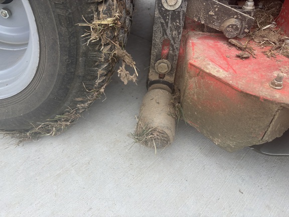 Used 2015 Simplicity Conquest 25 Lawn & Garden Tractors at Koenig Equipment in Tipp City, OH - Photo10