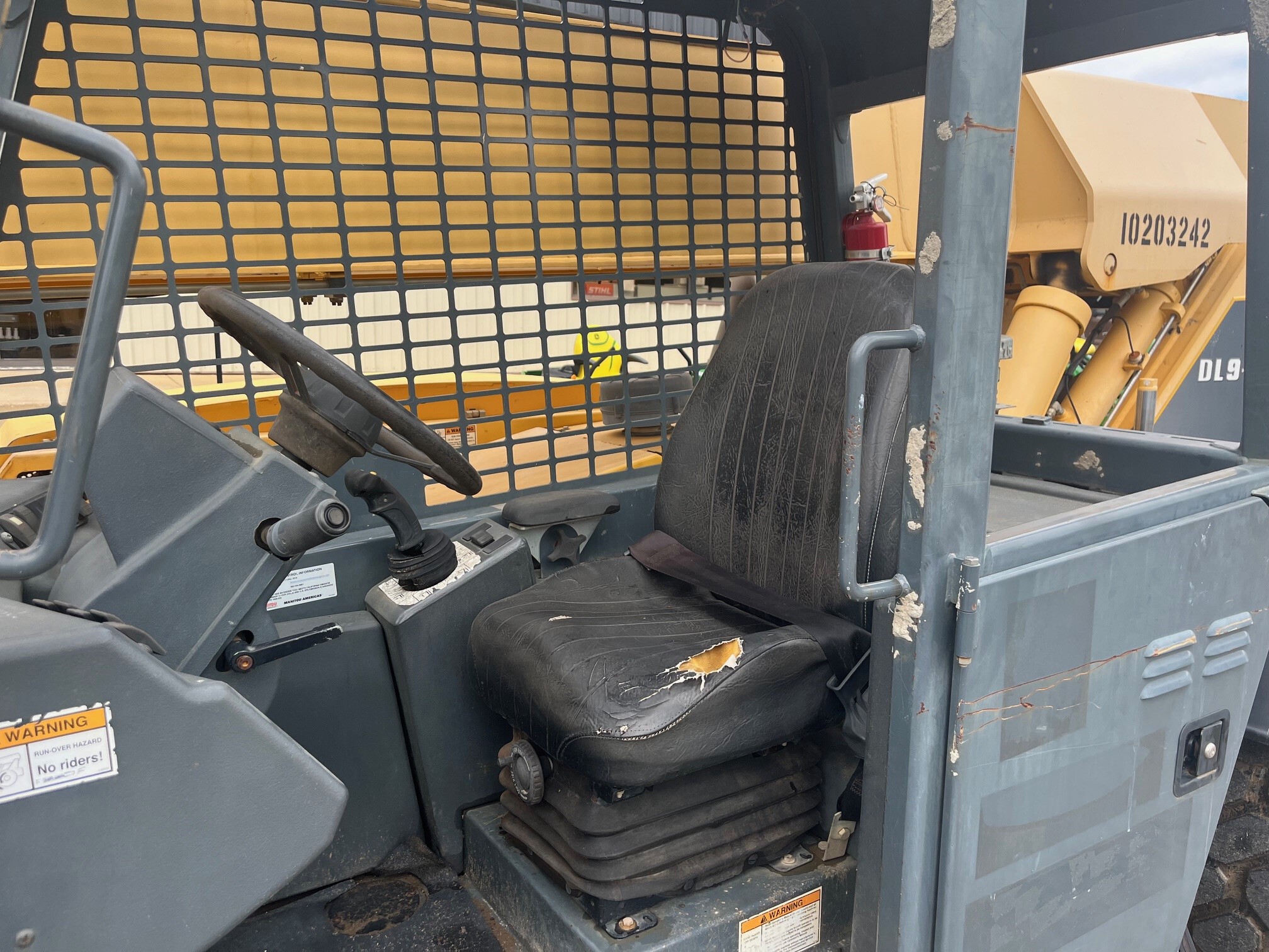2016 Gehl DL9-44 Image 7