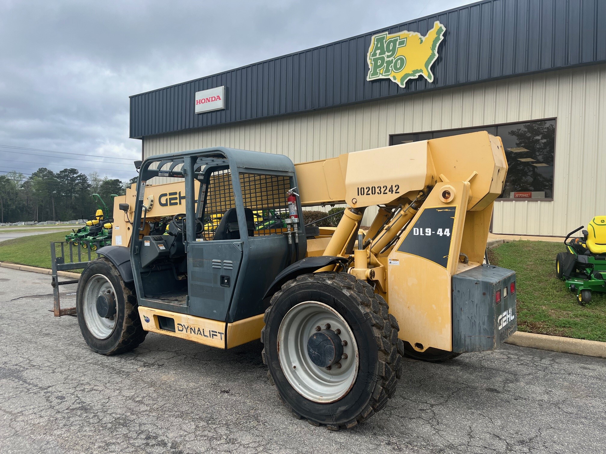 2016 Gehl DL9-44 Image 2