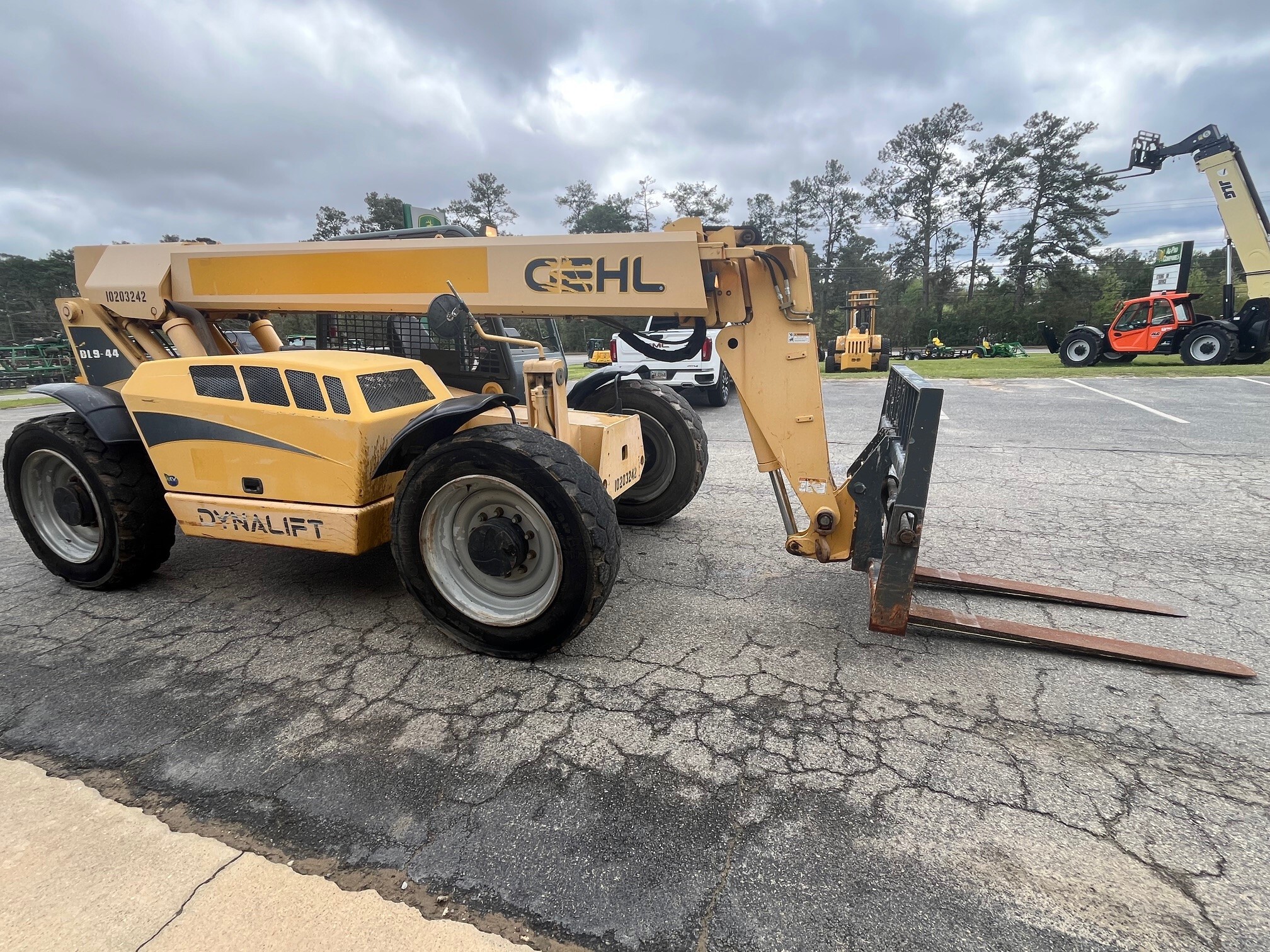 2016 Gehl DL9-44 Image 4