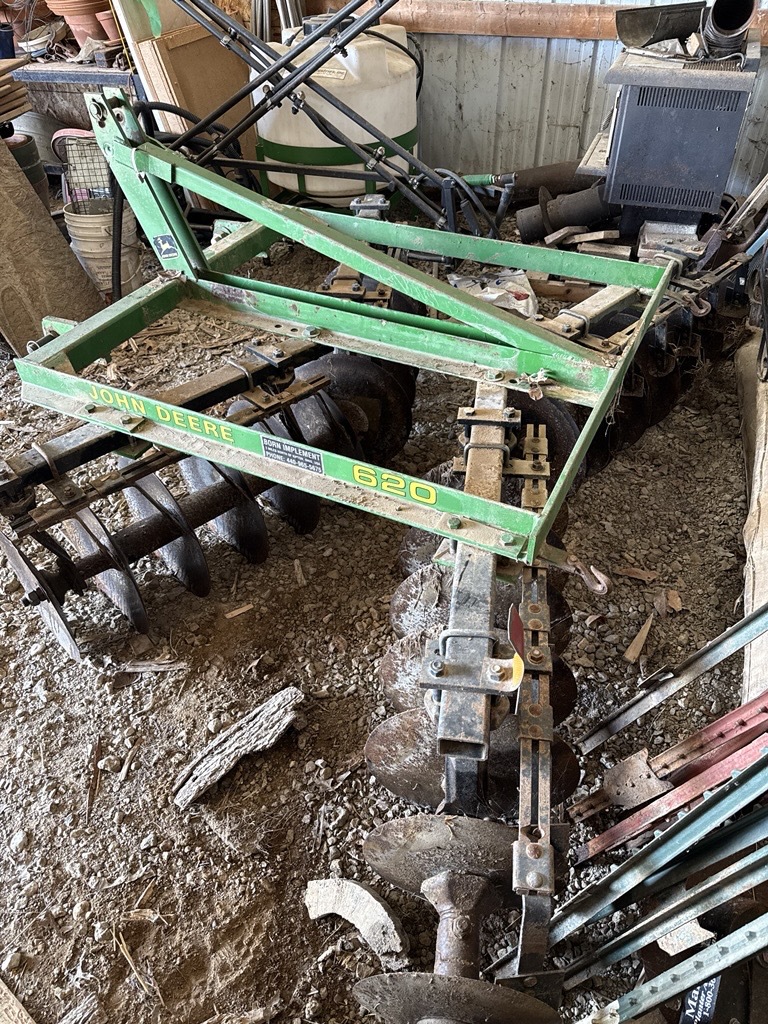 John Deere 620 Image 3