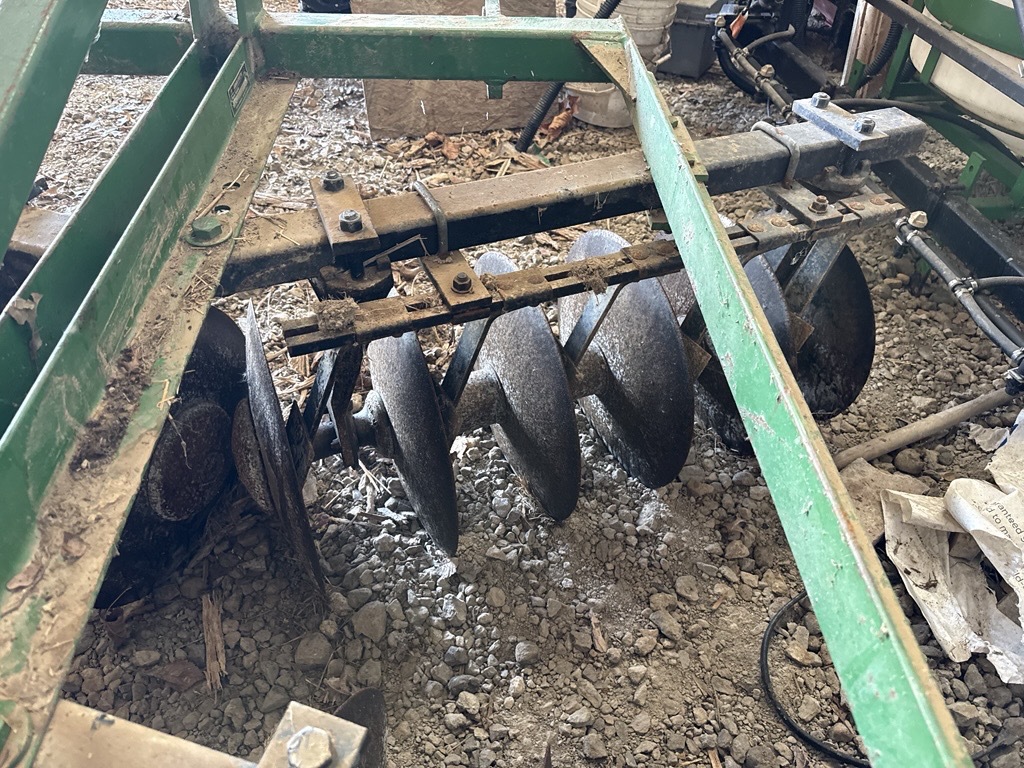 John Deere 620 Image 7