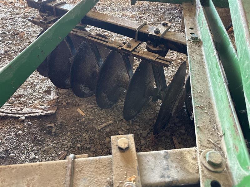 John Deere 620 Image 8