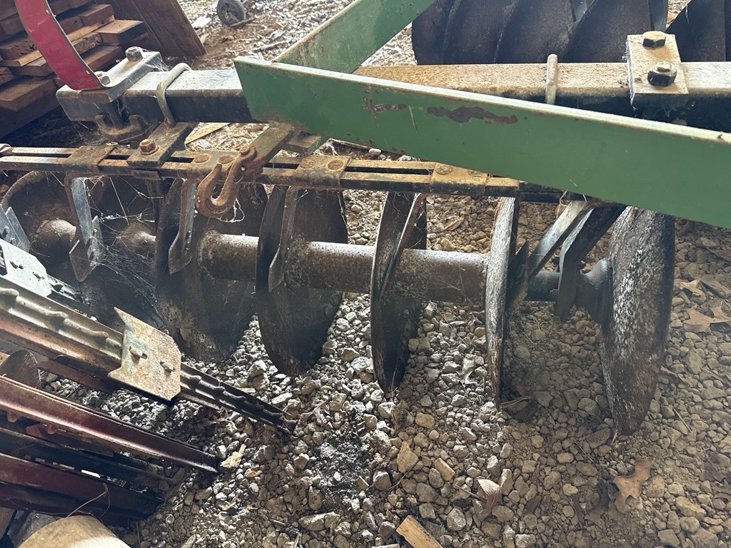 John Deere 620 Image 9