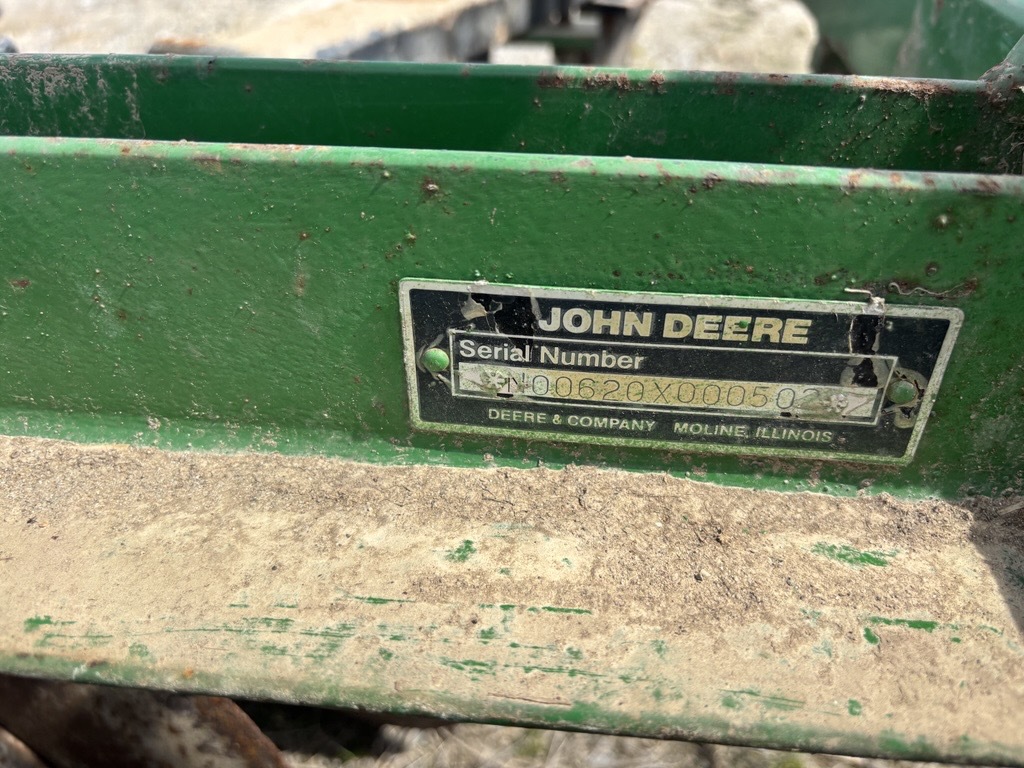 John Deere 620 Image 15