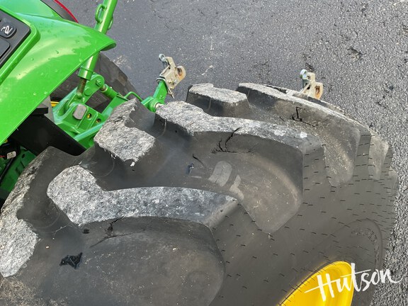 Photo of 2024 John Deere 4052R
