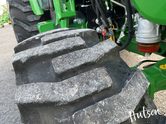 Photo of 2024 John Deere 4052R