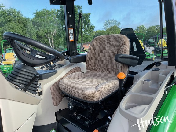 Photo of 2024 John Deere 4052R