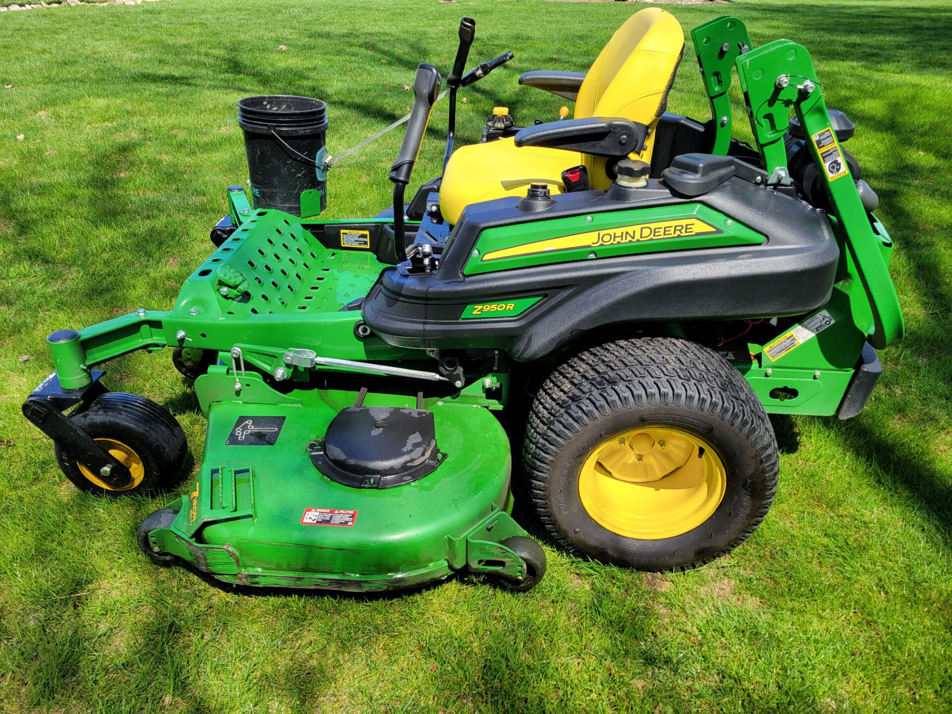 2017 John Deere Z950R Image 3