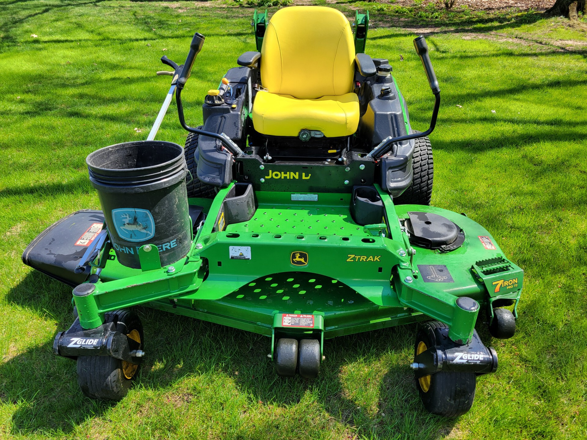 2017 John Deere Z950R Image 1