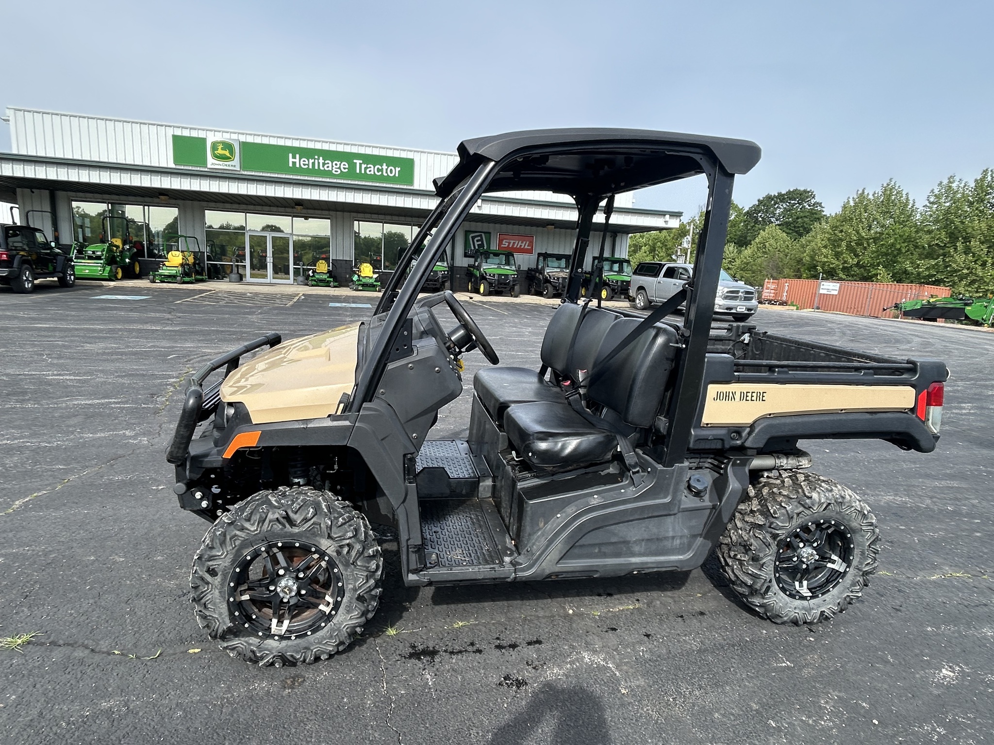  2023 John Deere XUV 835M at Heritage Tractor in Anderson, MO