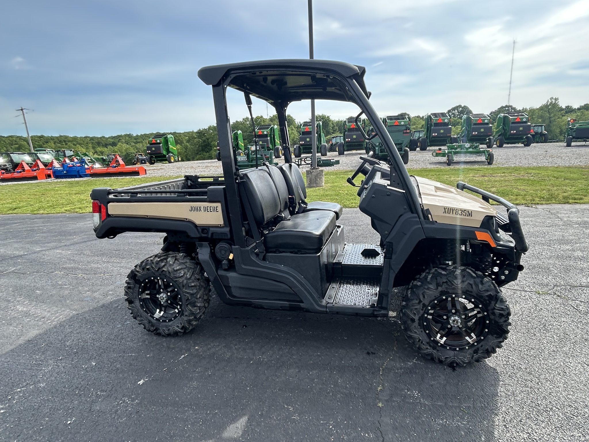  2023 John Deere XUV 835M at Heritage Tractor in Anderson, MO