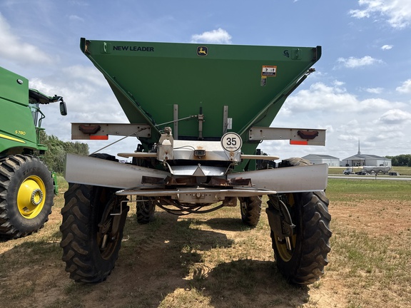 2023 John Deere 600R
