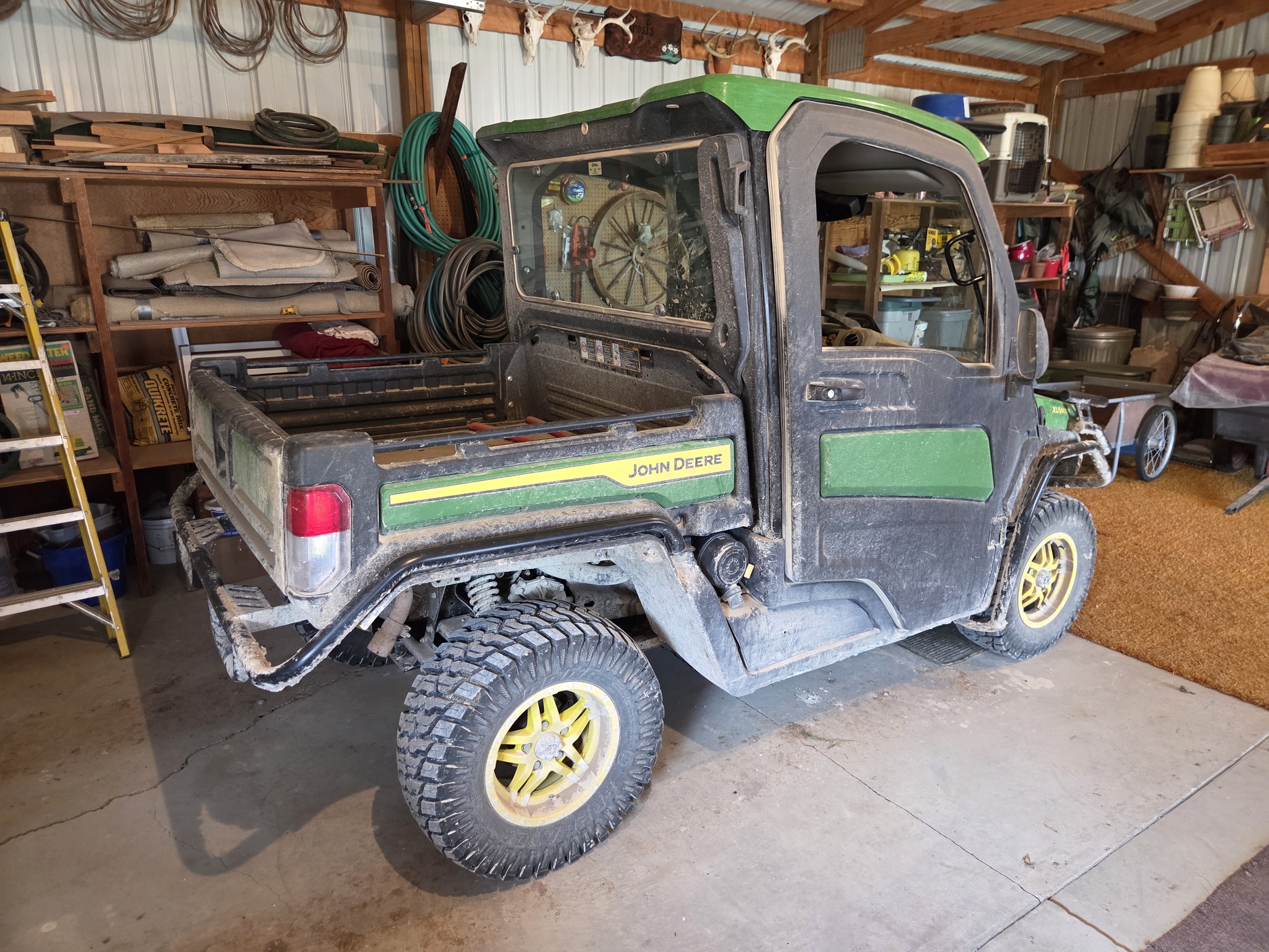 2023 John Deere XUV 835R Image 2