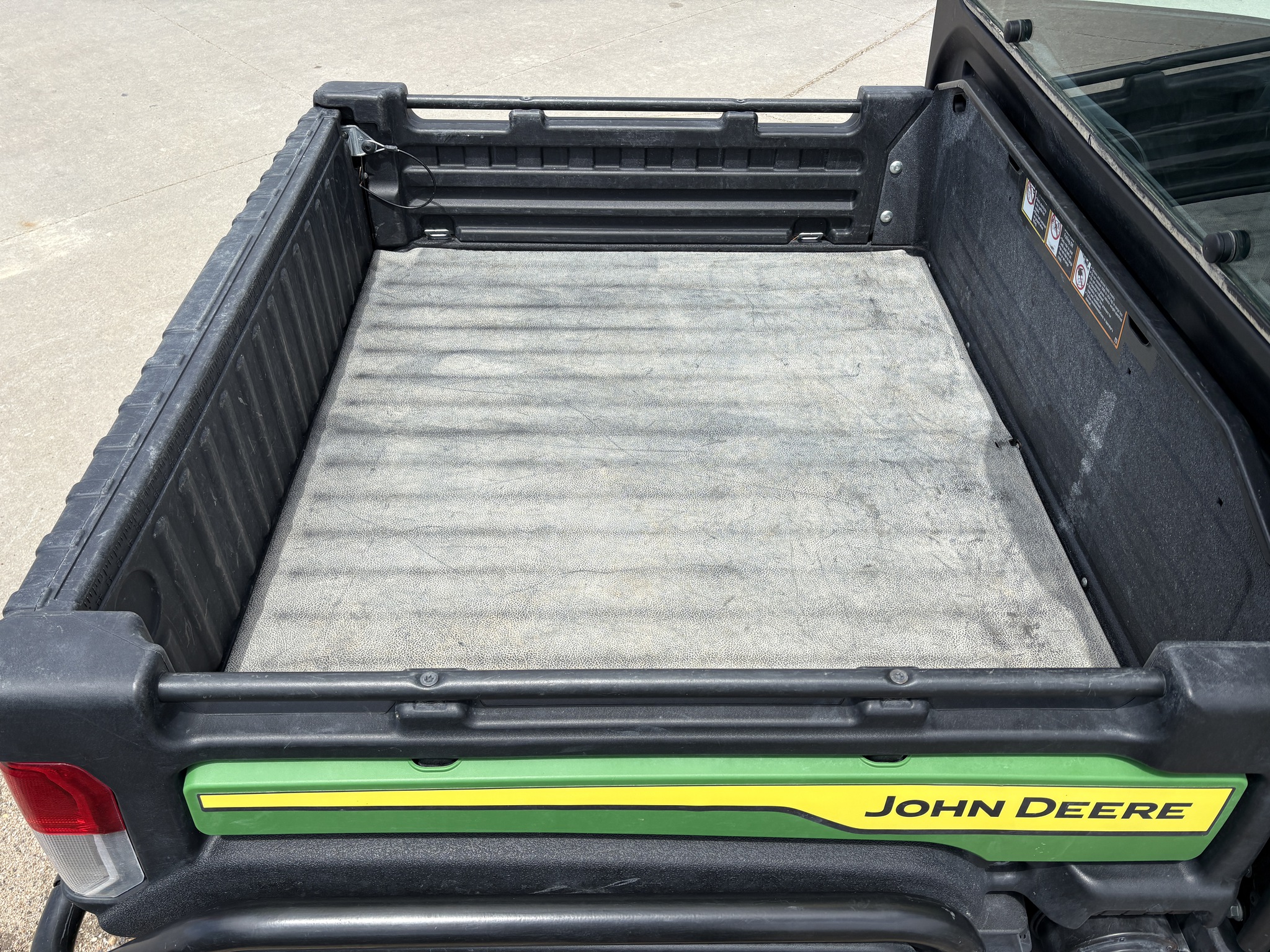 2023 John Deere XUV 835R Image 6