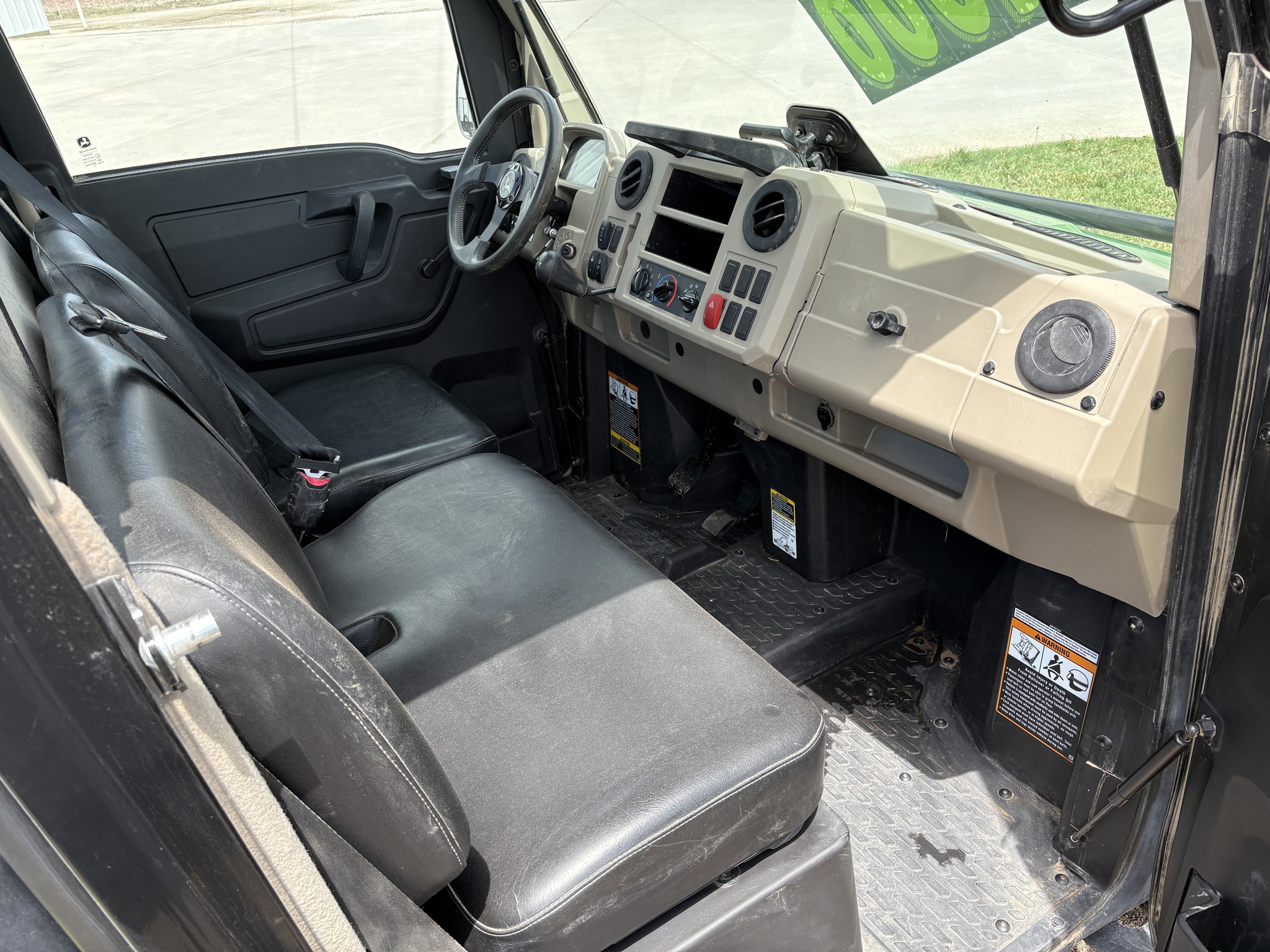 2023 John Deere XUV 835R Image 7