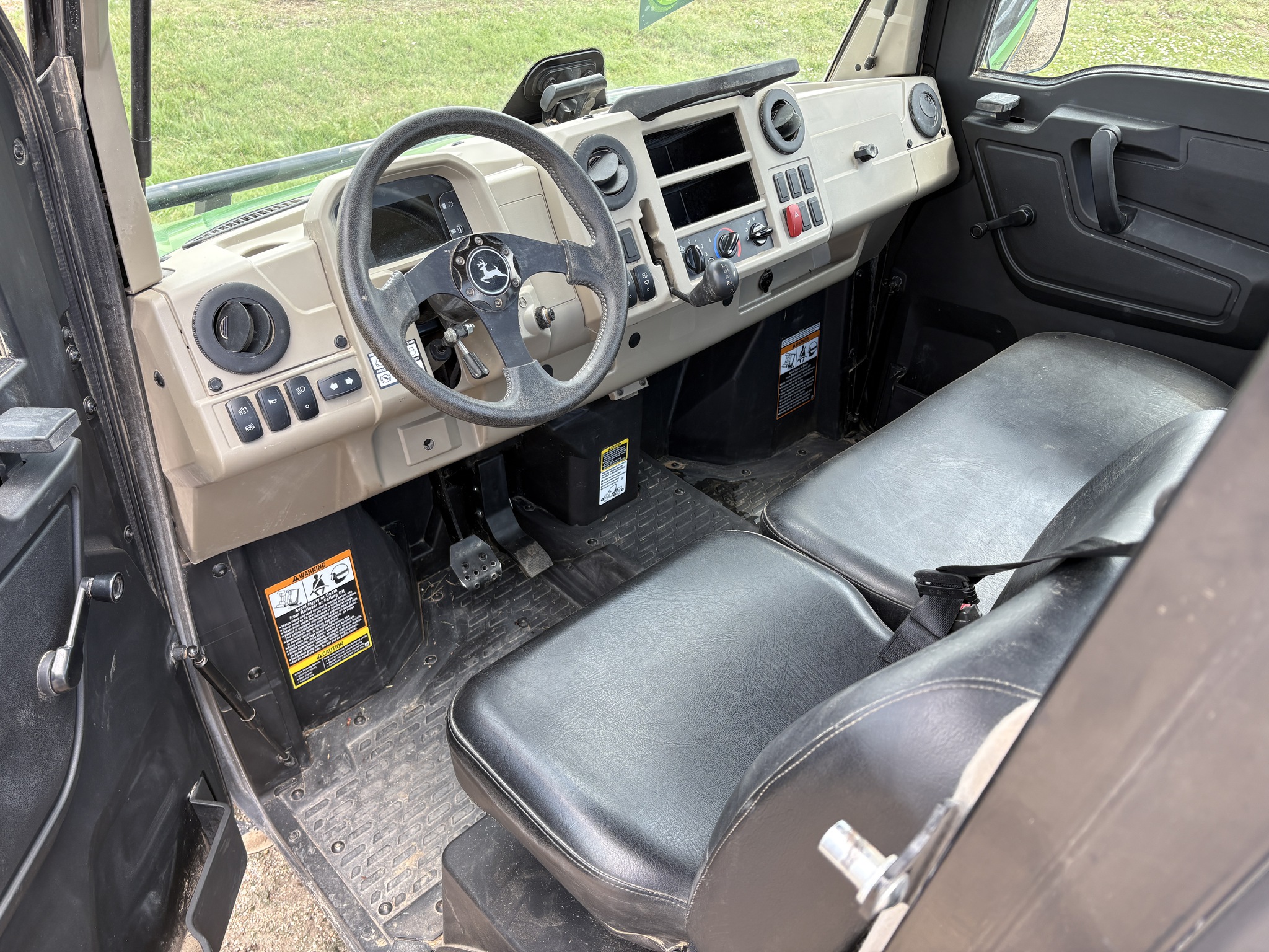 2023 John Deere XUV 835R Image 8