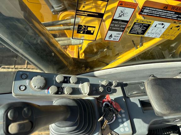 2018 John Deere 345G