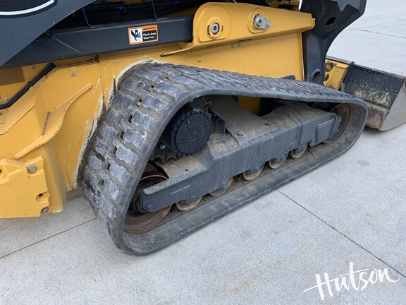 Photo of 2024 John Deere 335 P