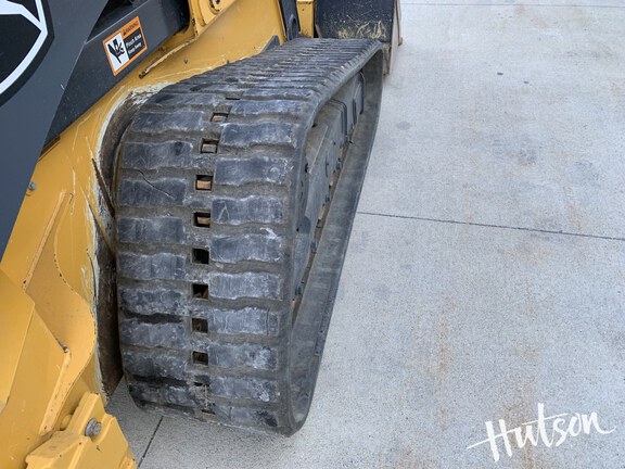 Photo of 2024 John Deere 335 P