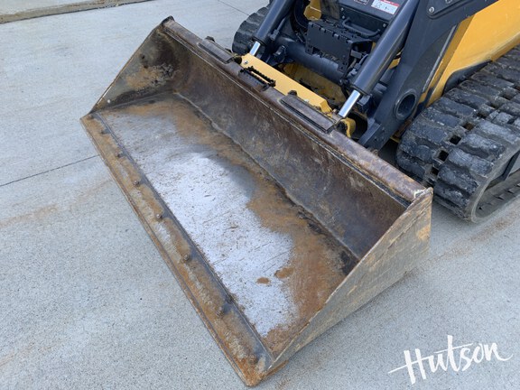 Photo of 2024 John Deere 335 P