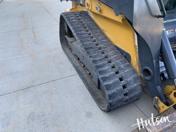 Photo of 2024 John Deere 335 P