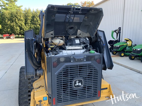 Photo of 2024 John Deere 335 P