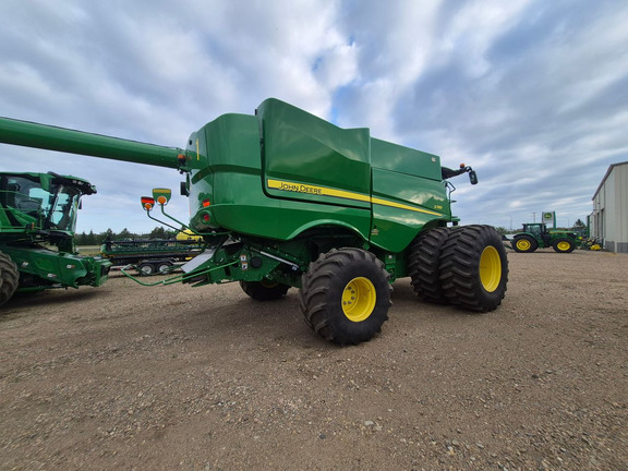 Used 2019 John Deere S780 Combines at Horizon Ag & Turf in St. Paul, AB - Photo2