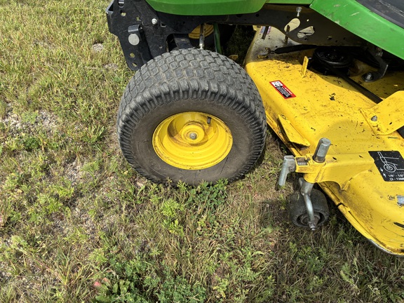 2016 John Deere X730 - Photo9