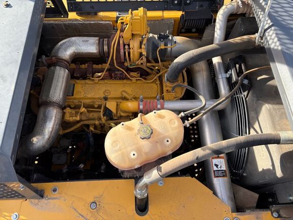 2022 John Deere 250GLC