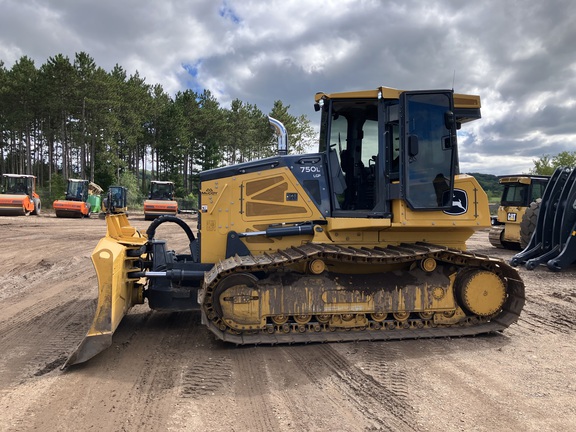 Photo of 2021 John Deere 750L