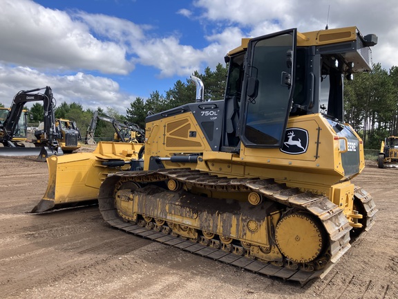 2021 John Deere 750L