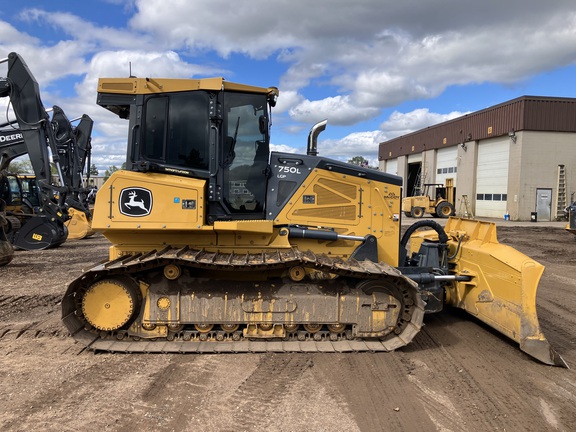 2021 John Deere 750L