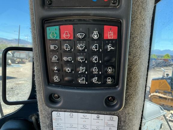 2022 John Deere 1050K