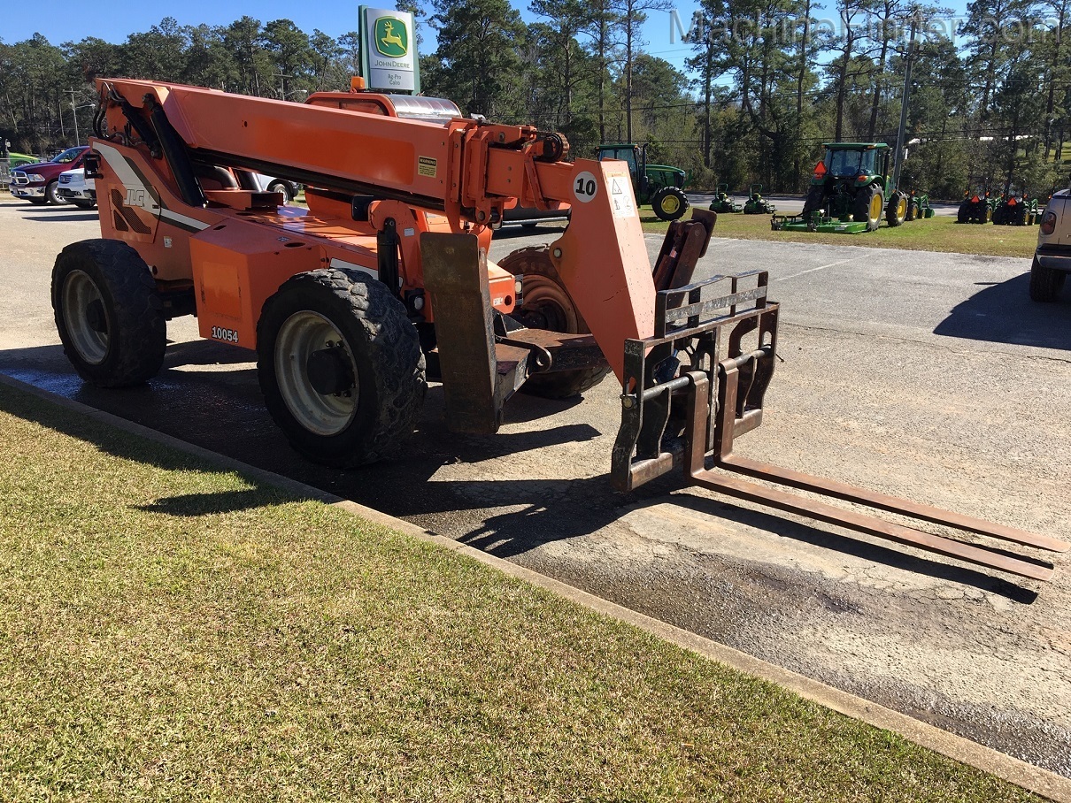 2011 Skytrak 10054 Image 4