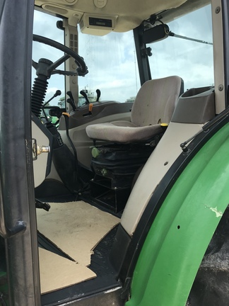 2004 John Deere 5520 Image 5